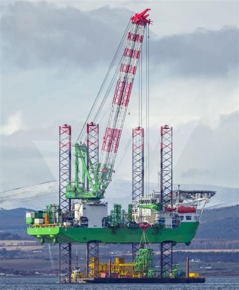 M Dp Pax Ts Crane Jack Up Ship For Charter