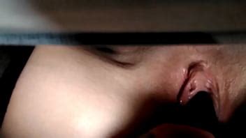 Big Cock folla chorreando coño mientras frota huevo vibrador en el clítoris XVIDEOS