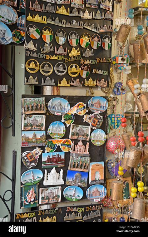 Recuerdos Para Turistas En Una Tienda De Regalos En Nueva Delhi India