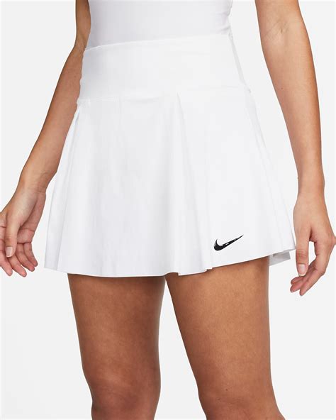 7 Tennis Skirt Outfits The Fashion Set Is Wearing On Repeat Who What Wear