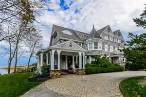 Tour A Cape Cod Style Home With Seaside Views 2016 Hgtv