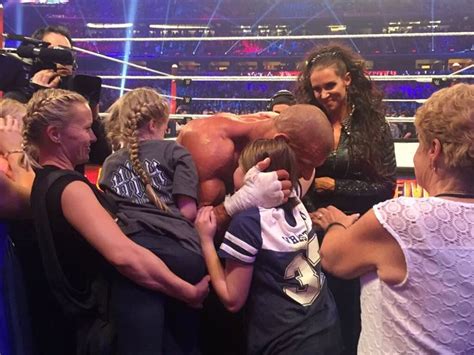 Stephanie McMahon and Triple H with their daughters at WrestleMania 32 ...