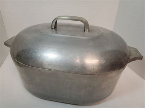 MAGNALITE 8 Qt Aluminum Vintage Oval Roaster Dutch Oven With Lid GHC