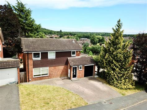 3 Bedroom Detached House For Sale In Buckingham Way Frimley Camberley