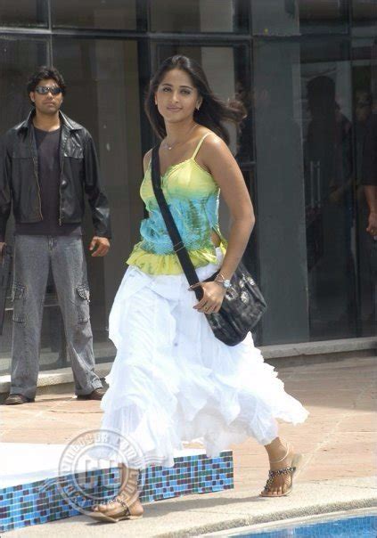 Anushka Hot With Nagarjuna In Don