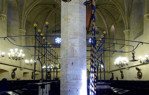 The Altneuschul, Prague: Medieval Jewish Synagogue Architecture ...