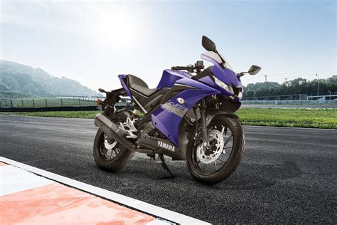 Yamaha R15S STD Price Images Mileage Specs Features