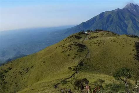 Bosan Dengan Gunung Lawu Ini Rekomendasi Lima Gunung Di Jawa Tengah