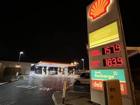 Shells New Fuel Station And Shop Open On Walton Roundabout A Little