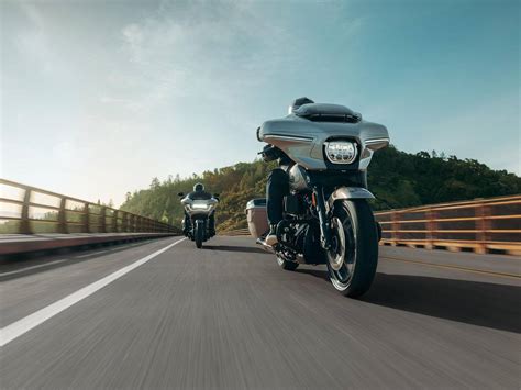 Compare Models Harley Davidson Cvo Street Glide Vs Harley