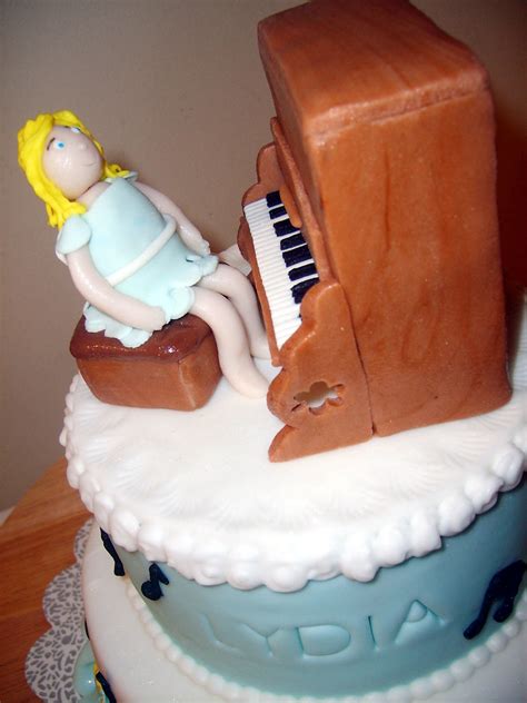 Upright Piano Cake 2 Tiered Dark Chocolate Mudcake With Va Flickr