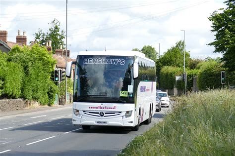 Henshaw S Moreton In The Marsh HEN946 Mercedes Tourismo P Flickr