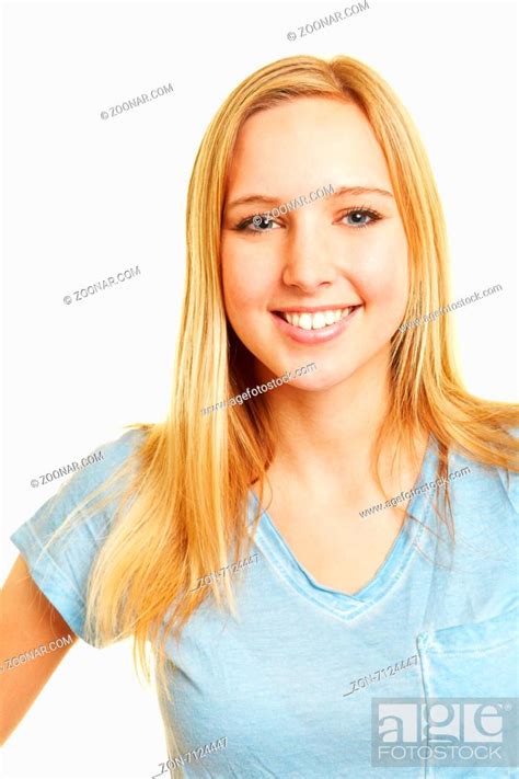 Junge blonde Frau lächelt frontal in Kamera Stock Photo Picture And Rights Managed Image
