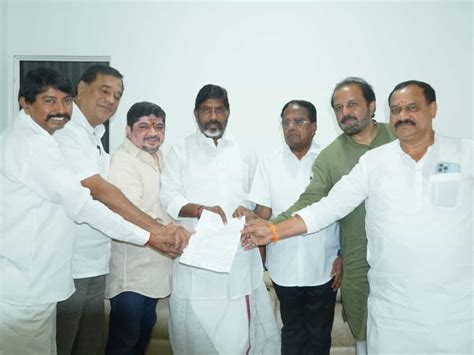 Telangana Bc Leaders In Congress Meet To Discuss Seat Allocation