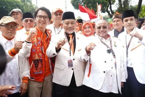 Long March Ke Kpu Pks Jadi Parpol Pertama Yang Daftarkan Caleg