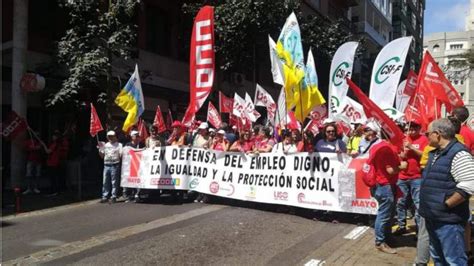 Miles De Personas Participan En Las Manifestaciones Del 1 De Mayo