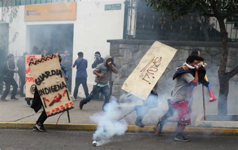 Indígenas Se Toman El Parlamento En Ecuador Al Grito De ¡fuera Moreno