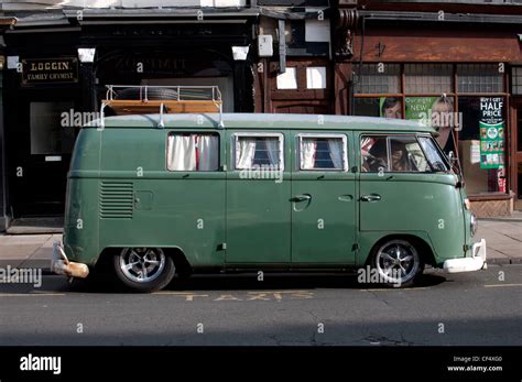 1966 Vw Split Cam Volkswagen Reisemobil Fotos Und Bildmaterial In