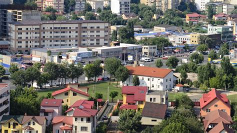 Avertisment Pentru Cei Care Stau La Curte Nu Mai Da I Actele Casei