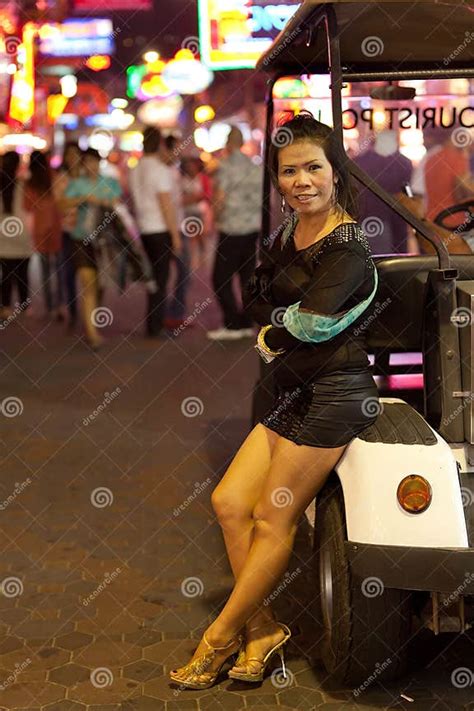 Prostituta Na Rua Foto De Stock Imagem De Sorriso Mulher 19821212