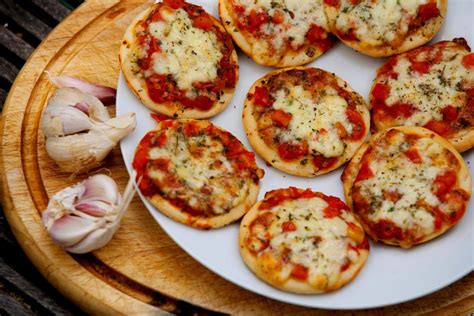 Como Fazer Mini Pizzas Guia R Pido Pai Na Cozinha