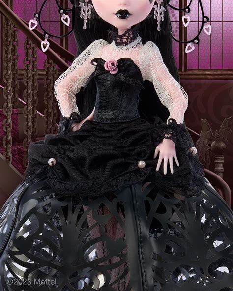 Monster High Generation Vampire Heart Draculaura