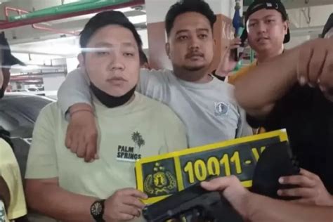 Aksi Arogan Koboi Jalanan Tenteng Pistol Di Tomang Pakai Pelat Nomor