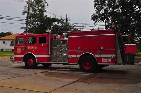 Edison Fire Department Engine 14 1994 Seagrave Triborough Flickr