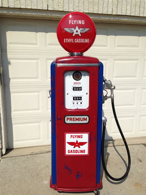 tokheim   mikes collection vintage gas pumps  gas pumps gas