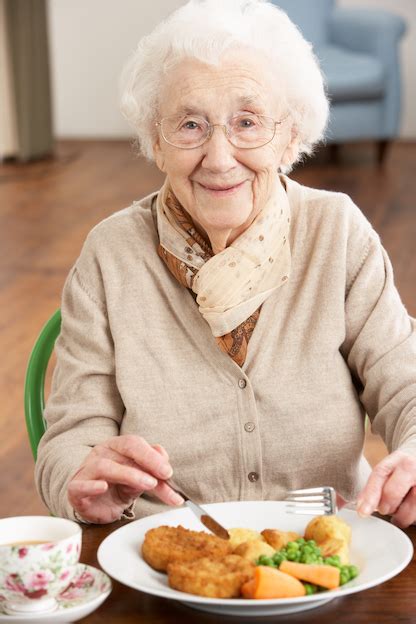 Limportance De La Nutrition Chez Les Personnes G Es Manoir Gouin