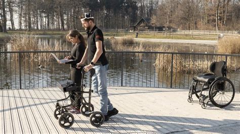 Paralizzato Da Anni Torna A Camminare E A Fare Le Scale Grazie A