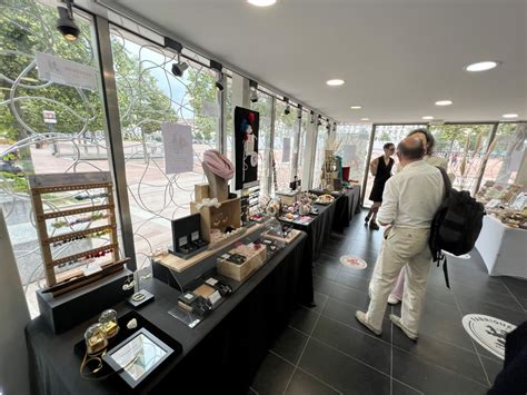 Un kiosque place Bellecour pour promouvoir le fabriqué à Lyon