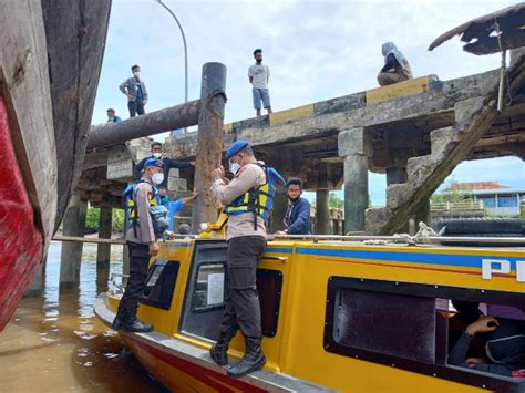 Goriau Angkut Belasan Warga Keluar Tanjung Samak Kapal Sb Penyengat