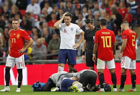 Luke Shaw Injury Latest As Man Utd Star Stretchered Off For England