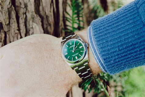 Review Rolex Oyster Perpetual 36 Reference 126000 With Green Dial