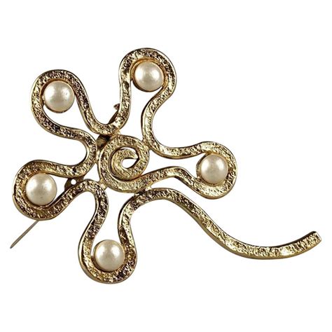 Chanel Cc Brooch Set With Bicolor Pearls At Stdibs Cc Broach Chanel