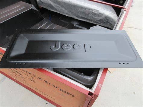 Cj7 Cj8 Tailgate With Jeep Script Candc Equipment Llc