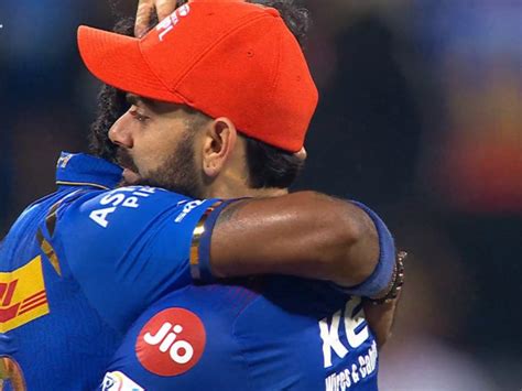 Watch Crowd Chants Hardik Hardik After Virat Kohli Asks Fans Not To