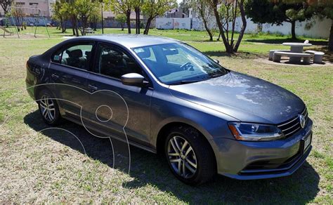 Volkswagen Jetta Trendline Equipado Usado Color Gris Precio