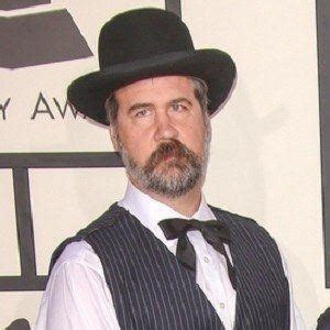 Krist Novoselic - Bio, Facts, Family | Famous Birthdays