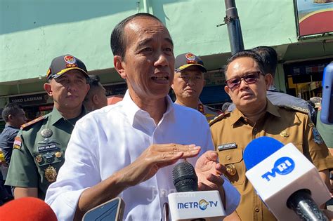 Jokowi Setujui Pengunduran Diri Risma Dari Jabatan Mensos Untuk Maju