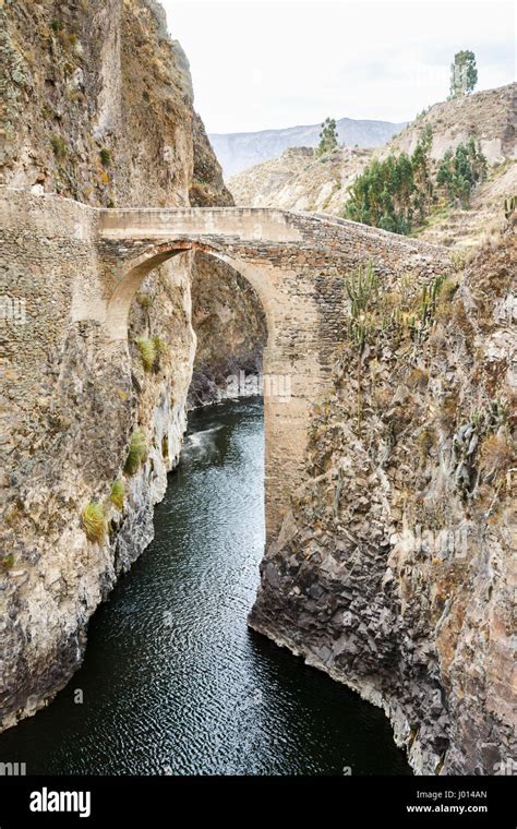 Antico Ponte Di Pietra Sul Rio Di Colca Colca Lodge Spa Hot Springs