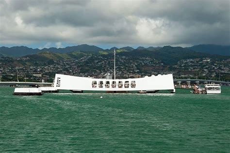 Honolulu + Pearl Harbor Tour - Book Online at Civitatis.com