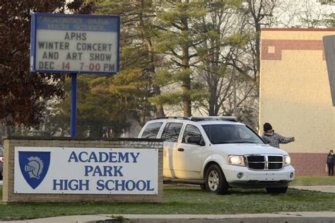 Academy Park High School community mourns loss of two freshmen in hit ...