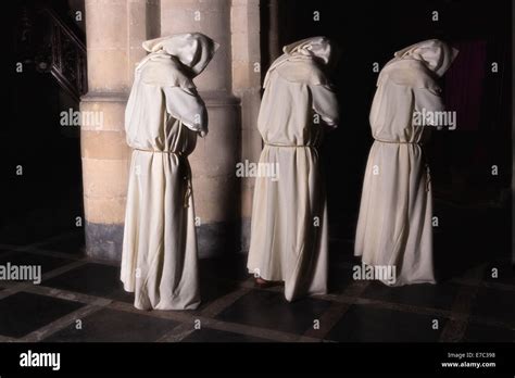 Hooded Monk Hi Res Stock Photography And Images Alamy