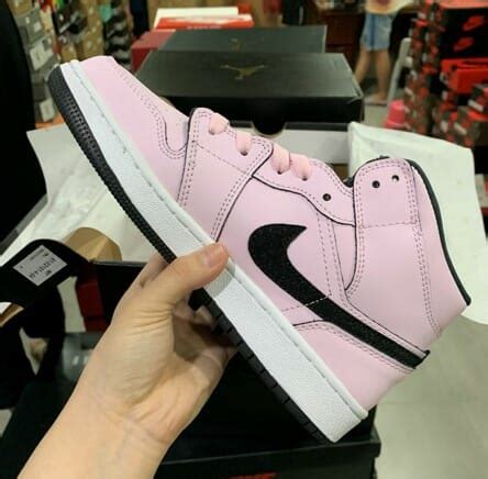 Air Jordan 1 Mid Black Pink - Top Smart Design