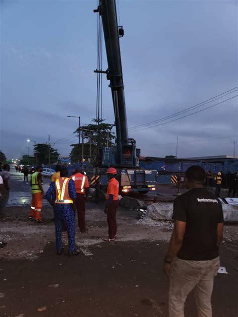 Pictorial Truck Rams Into Lagos Pedestrian Bridge Govt Plans