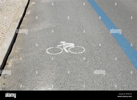 Cycle lane markings on a road Stock Photo - Alamy