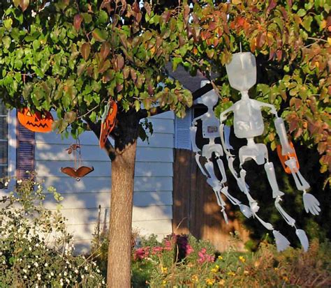 Crack of Dawn Crafts: Milk Jug Skeletons