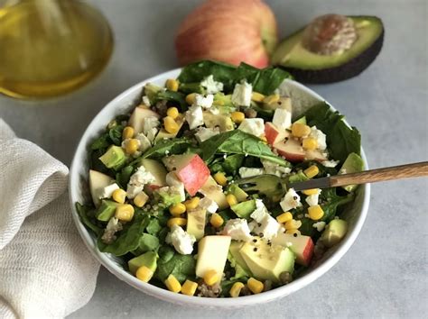 Ensalada De Espinacas Con Quinua Y Aguacate Receta Ekilu